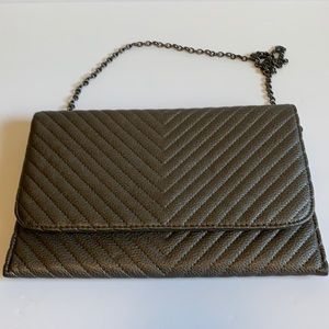 “C” Silver snap front clutch with chain